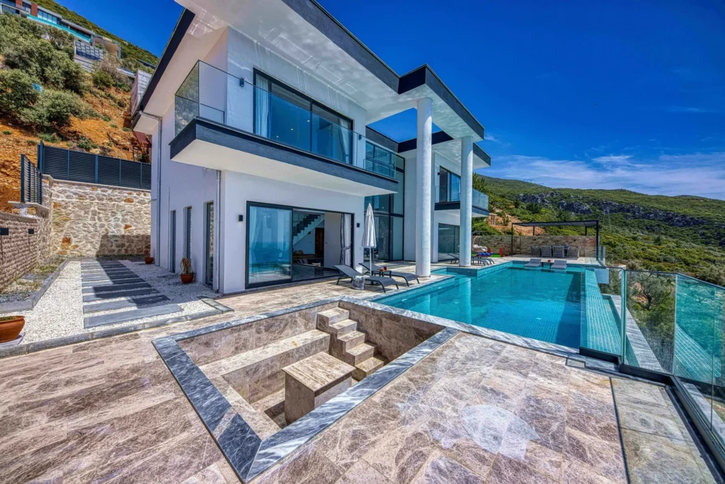 custom pool builders